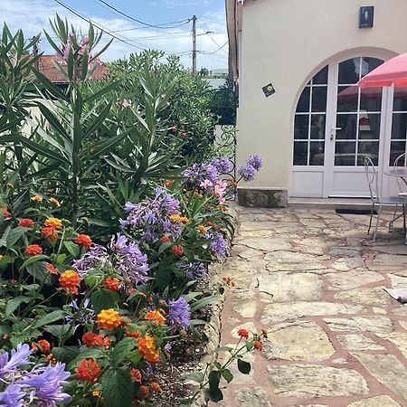 Studio Independant, Front De Mer Et Plage A 200M Antibes Exterior photo