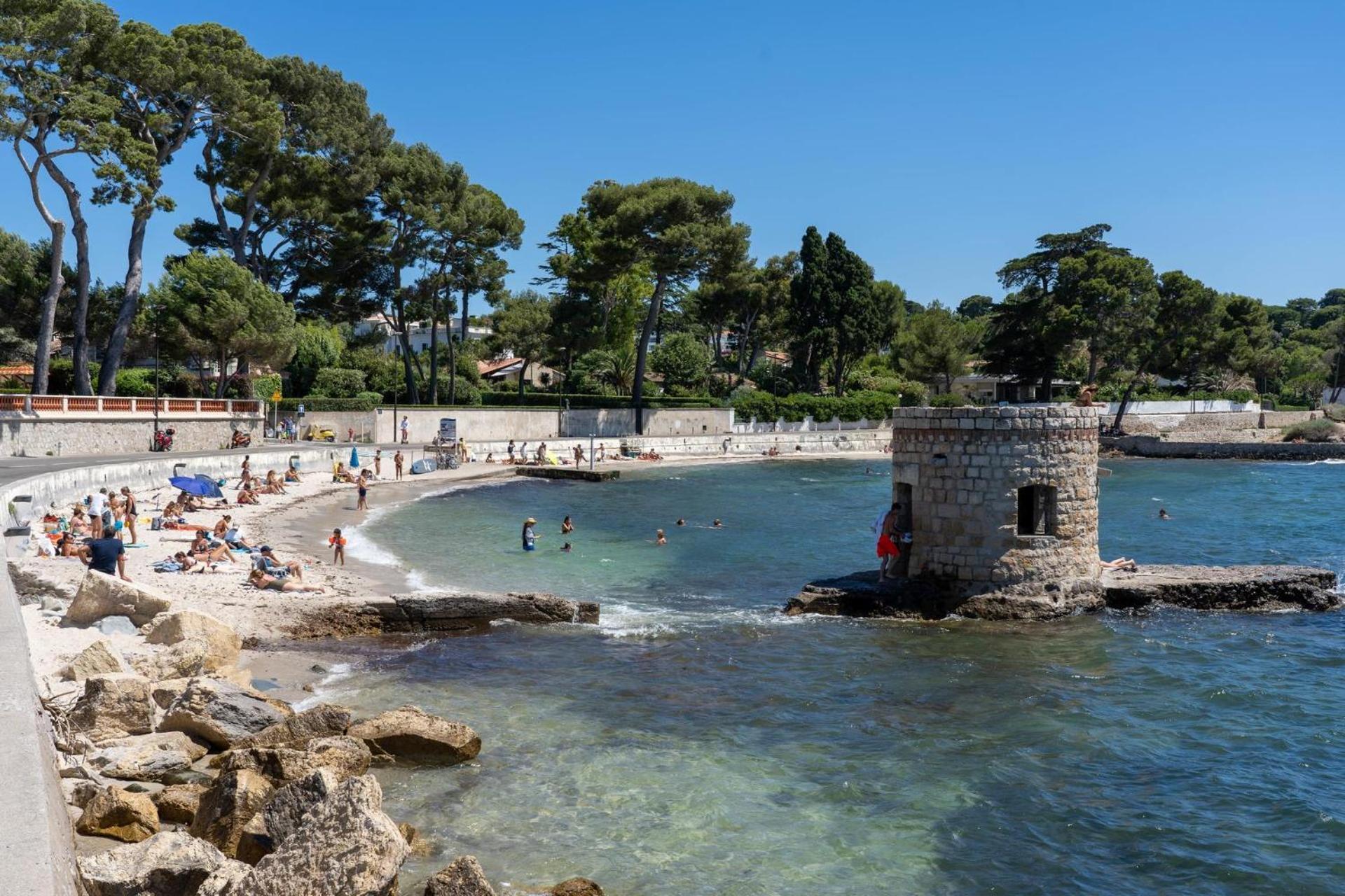 Studio Independant, Front De Mer Et Plage A 200M Antibes Exterior photo