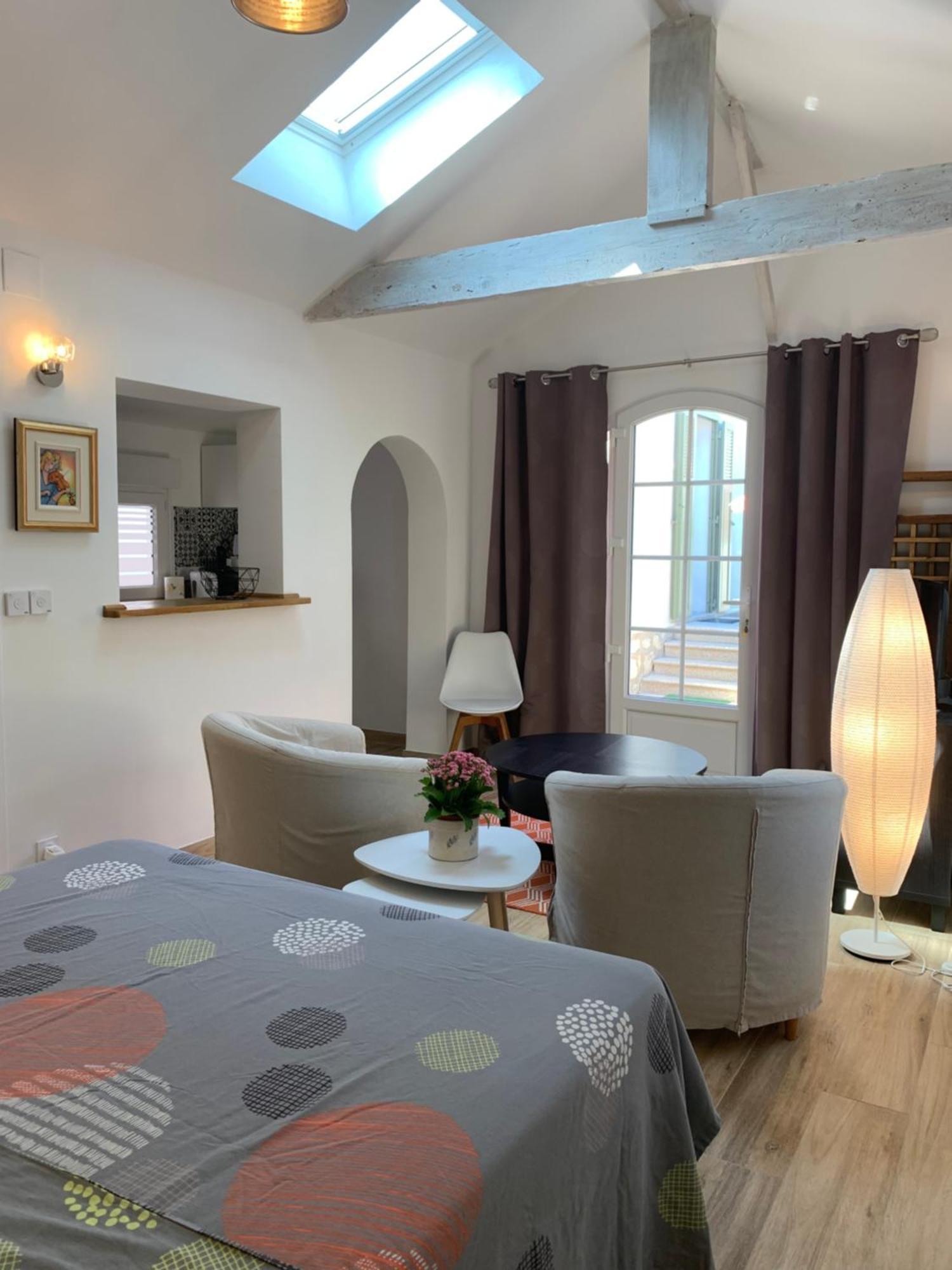 Studio Independant, Front De Mer Et Plage A 200M Antibes Exterior photo